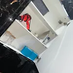 Housek.o.
