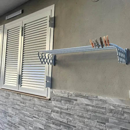 Housek.o. Naples